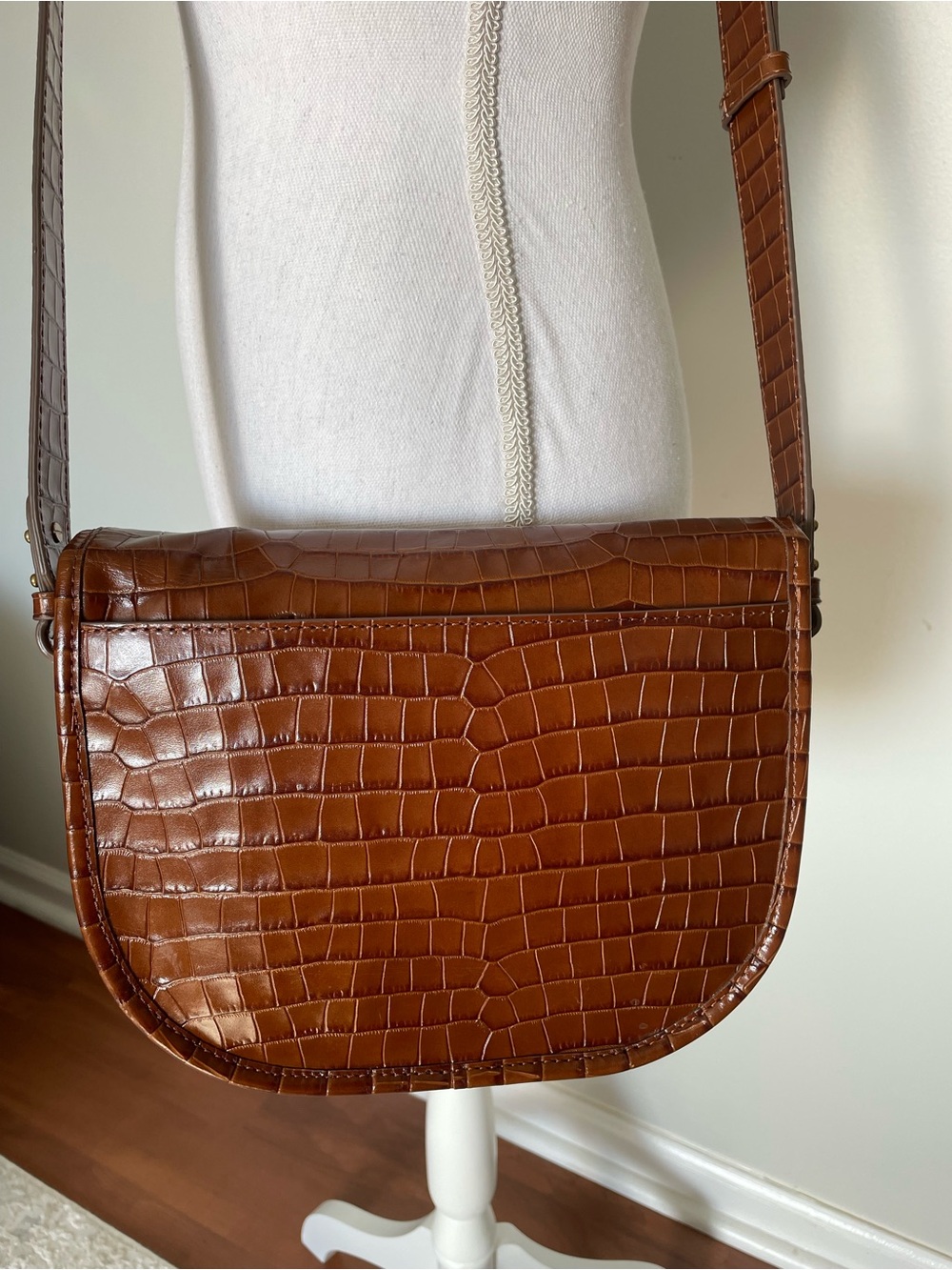 J.Crew Classic Large Saddle Bag in Croc-Embossed Leather – Brown / Hazelnut - Picture 3 of 15